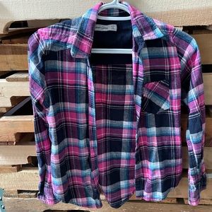 Girls adorable pink and purple Abercrombie  flannel style top